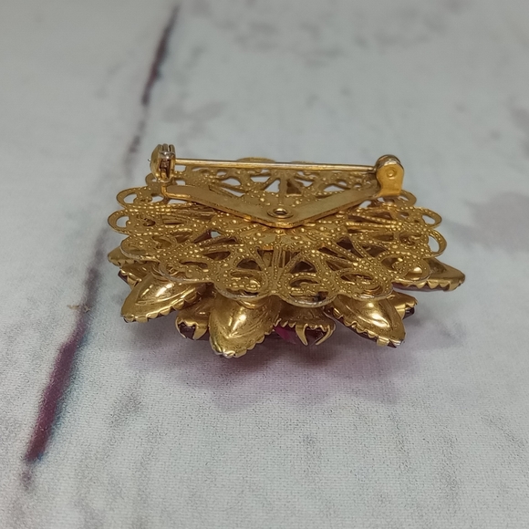 NO TAGS Pink Rhinestone Brooch Pin - Picture 3 of 10